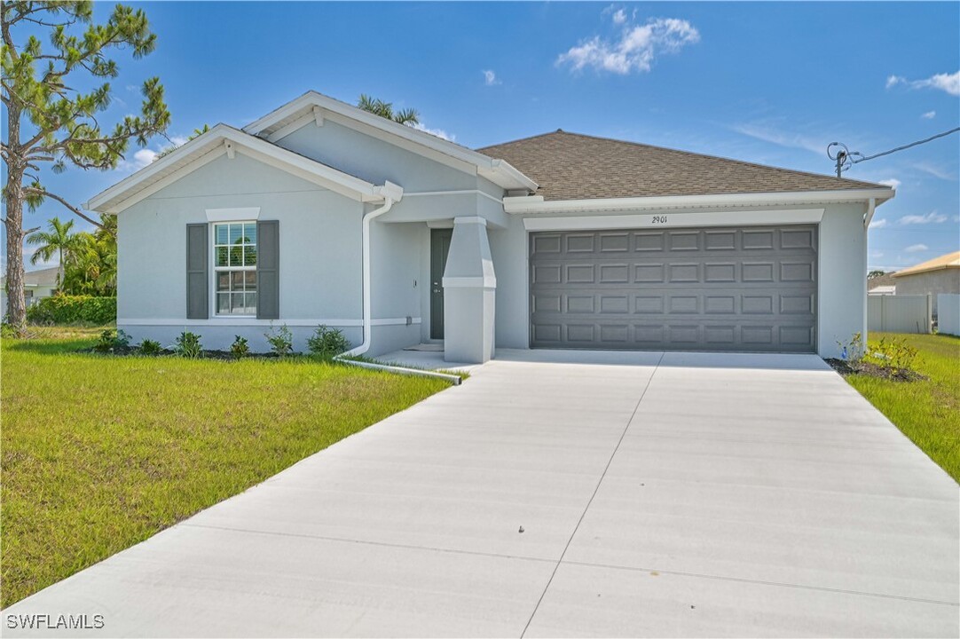 2901 NW 18th Pl in Cape Coral, FL - Building Photo