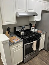 1024 Cranbrook Dr in Asheville, NC - Foto de edificio - Building Photo