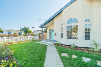 2801 Daisy Ave in Long Beach, CA - Building Photo - Building Photo