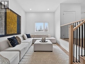 4 Southwell Dr in Toronto, ON - Building Photo - Building Photo