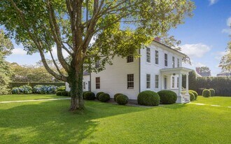 20 Jefferson St in Sag Harbor, NY - Building Photo