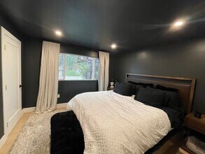 1368 1/2 Yosemite Dr in Eagle Rock, CA - Building Photo - Building Photo