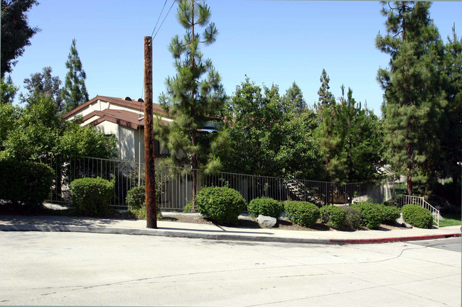 Valley View Terrace in Poway, CA - Foto de edificio - Building Photo