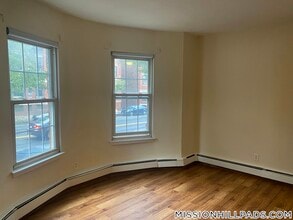 54 S Huntington Ave, Unit 1 in Boston, MA - Building Photo - Building Photo