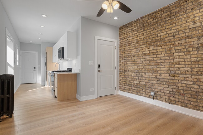 1651 W Jonquil Terrace in Chicago, IL - Building Photo - Building Photo