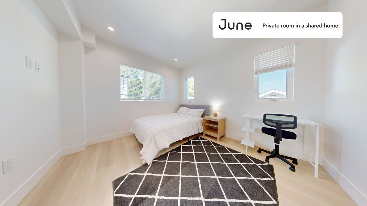 Private bedroom in 4 bed/3 bath Home in Los Angeles, CA - Building Photo