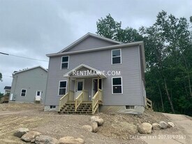 9 Twin Oak Dr in Glenburn, ME - Building Photo