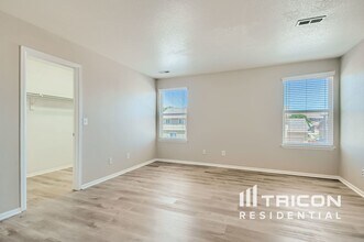 11046 Oakland Dr in Commerce City, CO - Building Photo - Building Photo