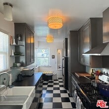 1228 N Crescent Heights Blvd in West Hollywood, CA - Building Photo - Building Photo