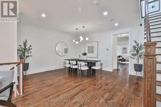 136 Bowood Ave in Toronto, ON - Building Photo - Building Photo