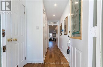 6973 Lisanne Ct in Mississauga, ON - Building Photo - Building Photo