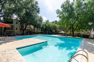 Magnolia Court Apartments in Austin, TX - Foto de edificio - Building Photo