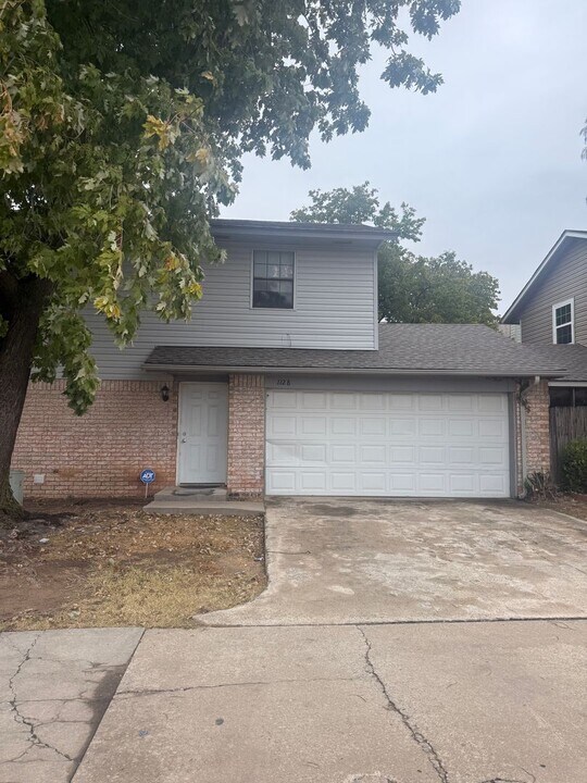 1128 N Eagle Ln in Oklahoma City, OK - Foto de edificio