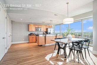 335 Bridge St NW in Grand Rapids, MI - Building Photo - Building Photo