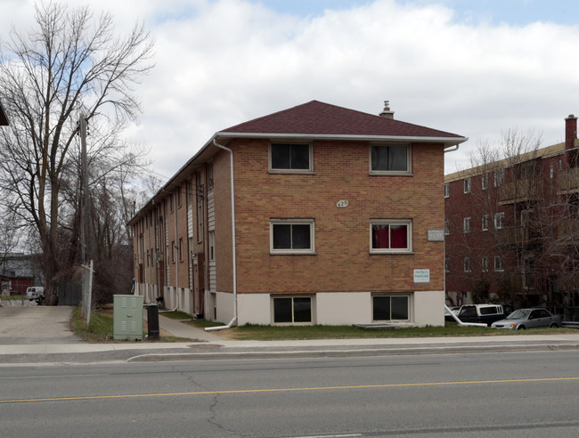 428 Lancaster St W in Kitchener, ON - Building Photo - Building Photo