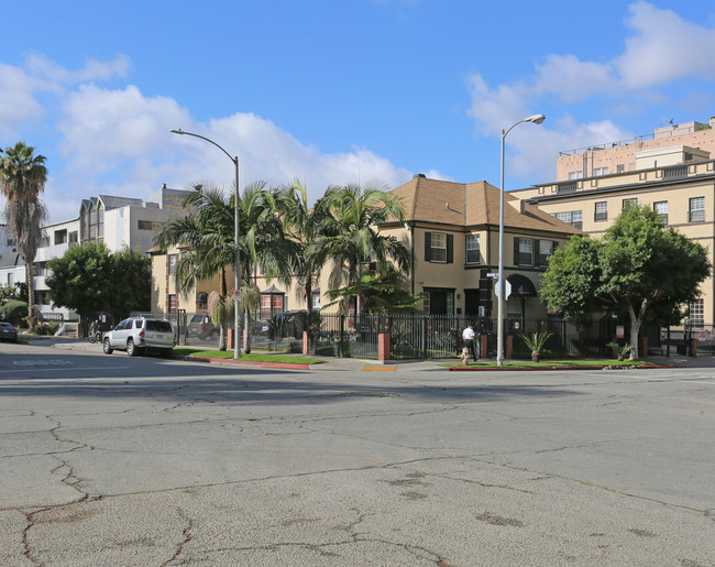 701-707 S Berendo St in Los Angeles, CA - Building Photo - Building Photo