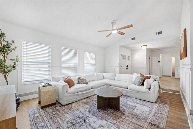 10997 117th St N in Largo, FL - Building Photo - Building Photo