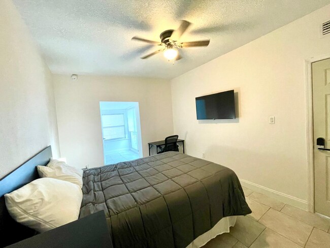 702 Malcom Rd in Ocoee, FL - Building Photo - Building Photo