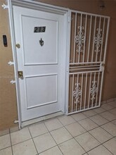 250 NW 107th Ave in Miami, FL - Building Photo - Building Photo