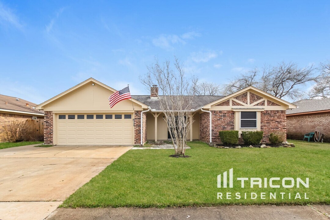 3406 Park Haven Ln in Deer Park, TX - Building Photo