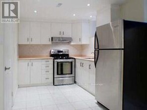 150 Mavety St in Toronto, ON - Building Photo - Building Photo