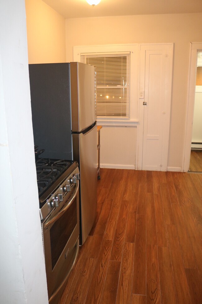 10114 Burton Ave in Bratenahl, OH - Building Photo - Building Photo