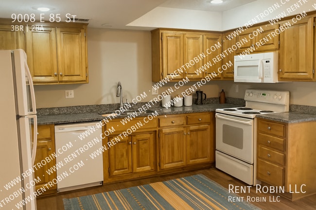 9008 E 85 St in Raytown, MO - Building Photo - Building Photo