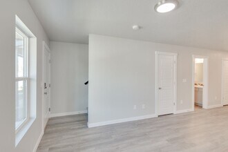 1670 S Sunseeker Ln in Boise, ID - Building Photo - Building Photo