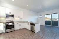 3030 Chapman - PE Gallot in Oakland, CA - Building Photo - Interior Photo