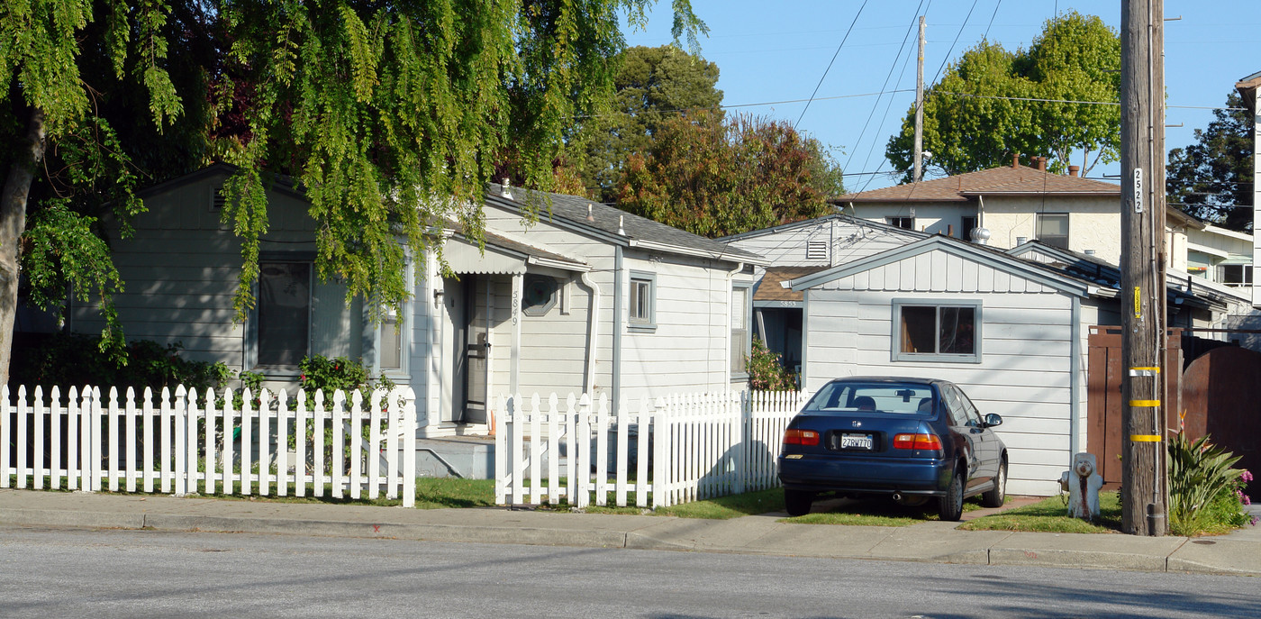 5849 Avilla St in El Cerrito, CA - Foto de edificio