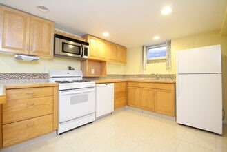 1705 Fairacres Drive, Unit Lower Unit in Greeley, CO - Foto de edificio - Building Photo