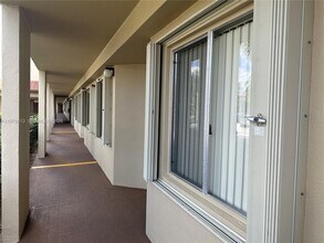 901 SW 141st Ave in Pembroke Pines, FL - Building Photo - Building Photo