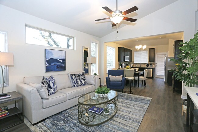 Bee Cave Vistas in Austin, TX - Foto de edificio - Interior Photo