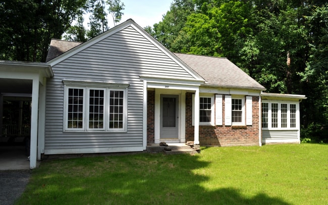 287 Grantwood Dr in Amherst, MA - Building Photo - Building Photo