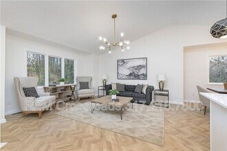 4539 Berkshire Rd in Indianapolis, IN - Foto de edificio - Building Photo