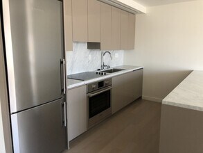 1050 S Grand Ave in Los Angeles, CA - Building Photo - Building Photo