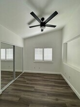 5444 W Sunnyside Ct in Visalia, CA - Building Photo - Building Photo