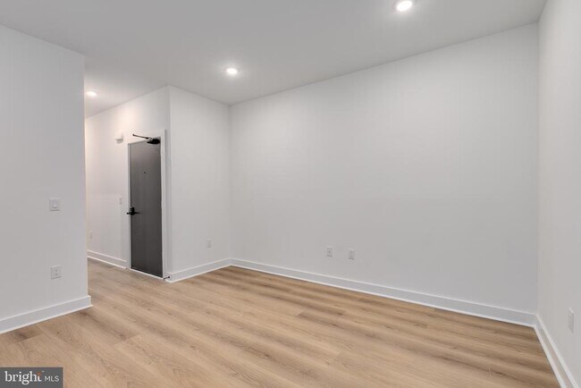 1028 W Arizona St in Philadelphia, PA - Building Photo - Building Photo