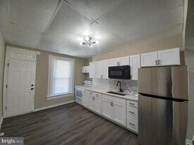 711 N Streeper St in Baltimore, MD - Building Photo