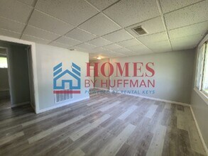 2619 S St James Blvd in Evansville, IN - Foto de edificio - Building Photo