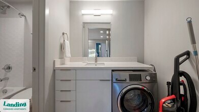 5772 Old Hickory Blvd, Unit 202 in Nashville, TN - Foto de edificio - Building Photo