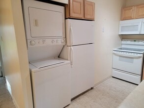 2047 Jason Dr, Unit A in Huntingdon Valley, PA - Foto de edificio - Building Photo