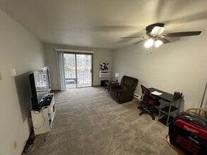 501 N. Whitney Way Madison, WI in Madison, WI - Building Photo - Interior Photo