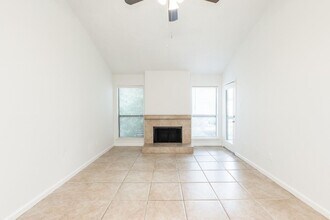 10051 Westpark Dr in Houston, TX - Building Photo - Building Photo