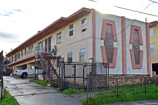 11420 S Budlong Ave in Los Angeles, CA - Building Photo - Primary Photo