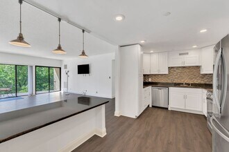 6666 Brookmont Terrace in Nashville, TN - Building Photo - Building Photo