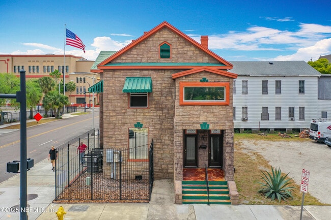 property at 138 E Duval St