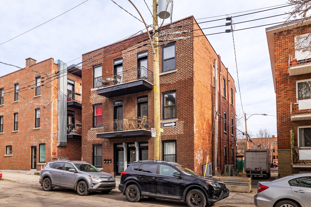 5589-5595 3E Av in Montréal, QC - Building Photo
