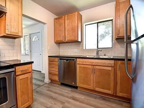 14018 Midvale Ave N in Seattle, WA - Building Photo - Building Photo