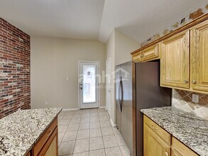 511 Point Vly in San Antonio, TX - Building Photo - Building Photo